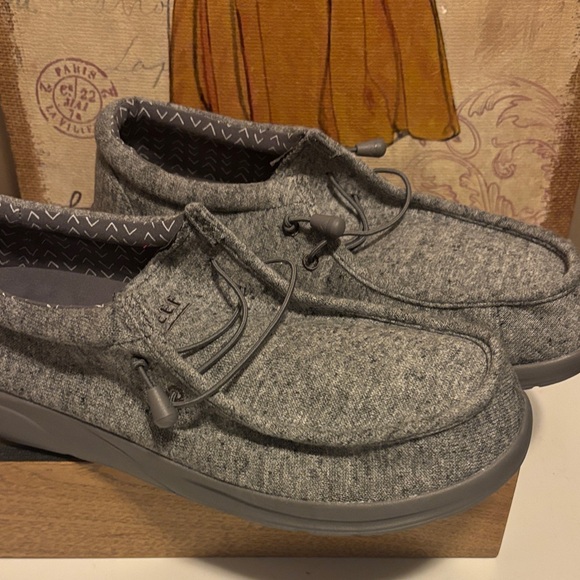 Reef Men's Gray Loafers - Picture 3 of 7